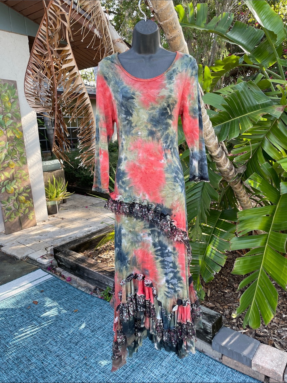 tie-dye drop waist , patchwork, ruffled handkerchief, hem dress